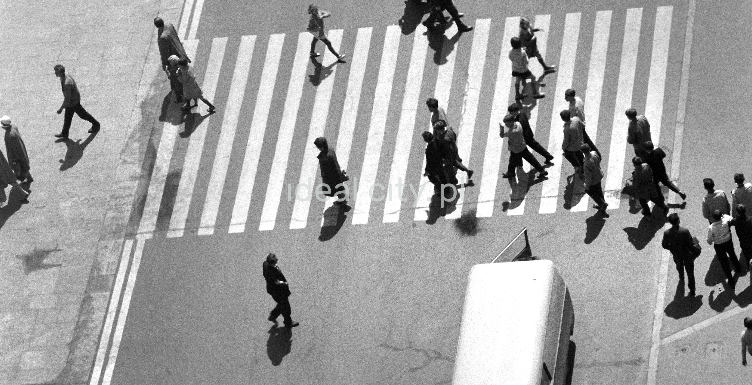 View from height to pedestrian traffic on the city square.