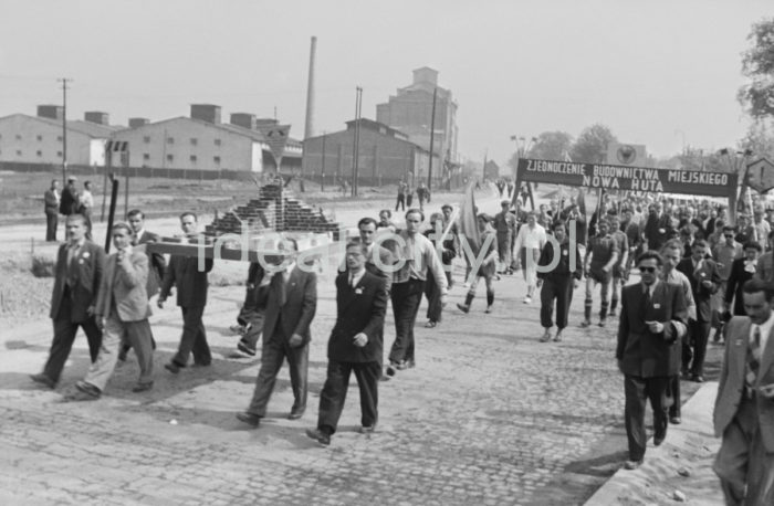May Day Parade, representatives of the Urban Construction Union. Kraków, 1 May 1951.

Defilada pierwszomajowa, reprezentanci Zjednoczenia Budownictwa Miejskiego, Kraków, 1 maja 1951.

Photo by Wiktor Pental/idealcity.pl


