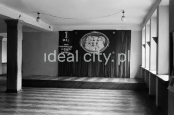 Wnętrze Szkoły Podstawowej na Osiedlu Willowym. Lata 50. XXw.


fot. Wiktor Pental/idealcity.pl

