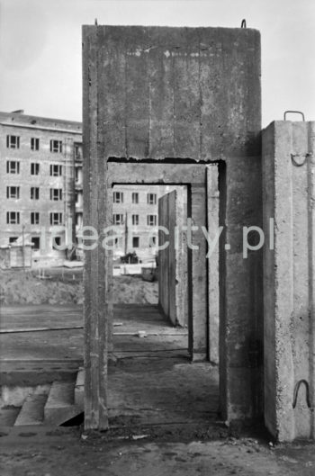 Budowa Osiedla Hutniczego, lata 50. XXw.

fot. Wiktor Pental/idealcity.pl

