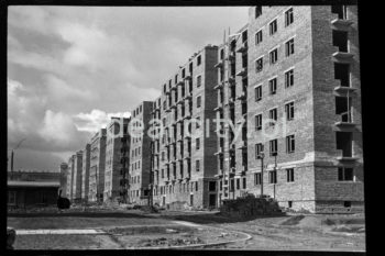 Budowa Osiedla Hutniczego, lata 50. XXw.

fot. Wiktor Pental/idealcity.pl

