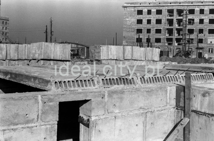 Construction of the Stalowe Estate. Ca. 1954.

Budowa Osiedla Stalowego, ok. 1954r.

Photo by Wiktor Pental/idealcity.pl


