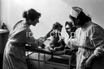 A surgery on the Wandy Estate. 1950s.

Przychodnia na Osiedlu Wandy. Lata 50. XX w.

Photo by Wiktor Pental/idealcity.pl

