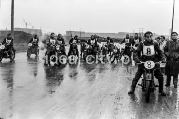 The start of a motorcycle race, Spółdzielcze Estate. 1950s.

Start wyścigu motocyklowego, teren Osiedla Spółdzielczego. Lata 50. XX w.

Photo by Wiktor Pental/idealcity.pl

