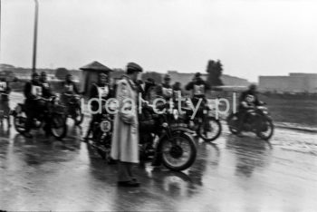 A motorcycle race. 1950s.

Rajd motocyklowy. Lata 50. XX w.

Photo by Wiktor Pental/idealcity.pl


