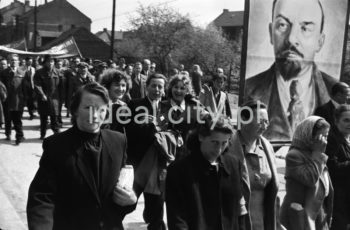 May Day Parade, representatives of the Urban Construction Union. Kraków, 1 May 1951.

Defilada pierwszomajowa, reprezentanci Zjednoczenia Budownictwa Miejskiego, Kraków, 1 maja 1951.

Photo by Wiktor Pental/idealcity.pl

