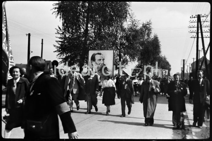 May Day Parade, representatives of the Urban Construction Union. Kraków, 1 May 1951.

Defilada pierwszomajowa, reprezentanci Zjednoczenia Budownictwa Miejskiego, Kraków, 1 maja 1951.

Photo by Wiktor Pental/idealcity.pl

