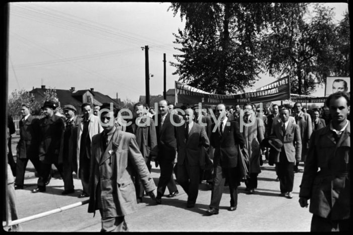 May Day Parade, representatives of the Urban Construction Union. Kraków, 1 May 1951.

Defilada pierwszomajowa, reprezentanci Zjednoczenia Budownictwa Miejskiego, Kraków, 1 maja 1951.

Photo by Wiktor Pental/idealcity.pl


