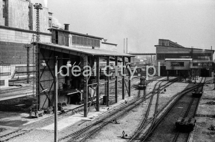 Converting steelworks at the Lenin Combine, Nowa Huta. 1966.

Stalownia konwertorowa w kombinacie im. W. I. Lenina w Nowej Hucie, 1966 r.

Photo by Henryk Makarewicz/idealcity.pl


