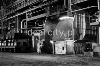 Stalownia konwertorowa w kombinacie im. W. I. Lenina w Nowej Hucie, 1966r.

fot. Henryk Makarewicz/idealcity.pl


