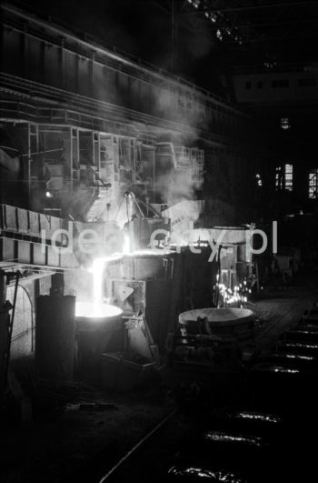 Stalownia konwertorowa w kombinacie im. W. I. Lenina w Nowej Hucie, 1966r.

fot. Henryk Makarewicz/idealcity.pl


