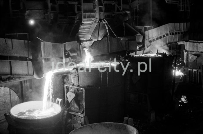 Converting steelworks at the Lenin Combine, Nowa Huta. 1966.

Stalownia konwertorowa w kombinacie im. W. I. Lenina w Nowej Hucie, 1966 r.

Photo by Henryk Makarewicz/idealcity.pl

