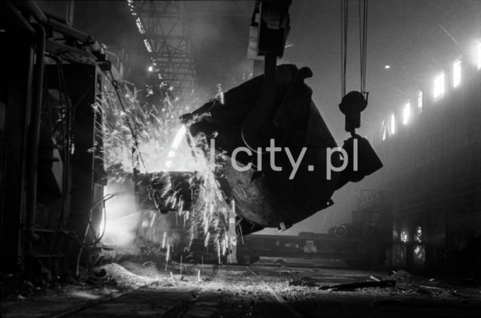 Converting steelworks at the Lenin Combine, Nowa Huta. 1966.

Stalownia konwertorowa w kombinacie im. W. I. Lenina w Nowej Hucie, 1966 r.

Photo by Henryk Makarewicz/idealcity.pl



