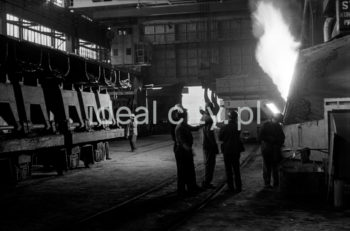 Stalownia konwertorowa w kombinacie im. W. I. Lenina w Nowej Hucie, 1966r.

fot. Henryk Makarewicz/idealcity.pl


