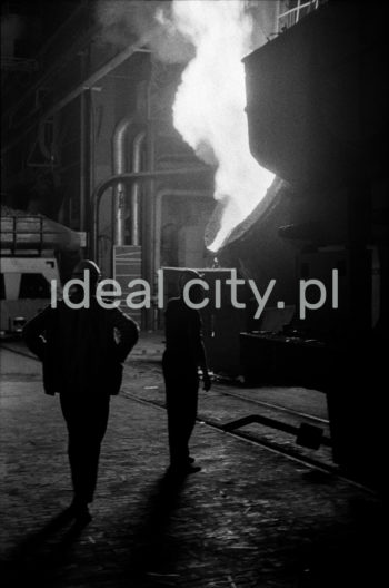 Stalownia konwertorowa w kombinacie im. W. I. Lenina w Nowej Hucie, 1966r.

fot. Henryk Makarewicz/idealcity.pl



