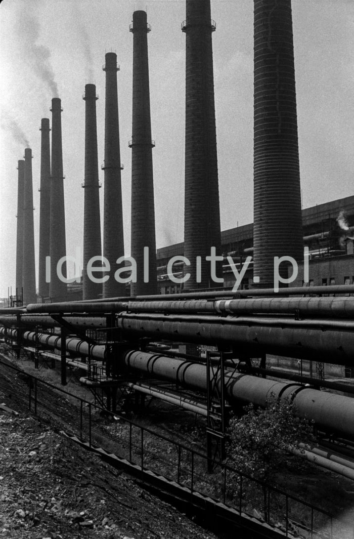 Chimneys of the Rolling Mill, Lenin Steelworks. 1960s.

Kominy Walcowni Huty im. W.I. Lenina. Lata 60. XX w.

Photo by Henryk Makarewicz/idealcity.pl

