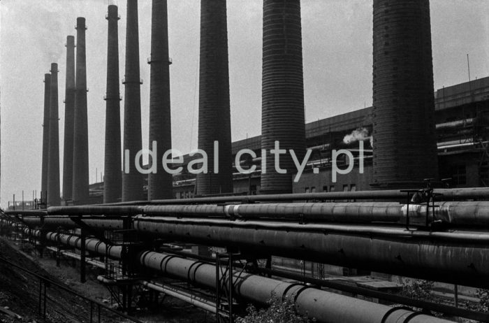 Chimneys of the Rolling Mill, Lenin Steelworks. 1960s.

Kominy Walcowni Huty im. W.I. Lenina. Lata 60. XX w.

Photo by Henryk Makarewicz/idealcity.pl


