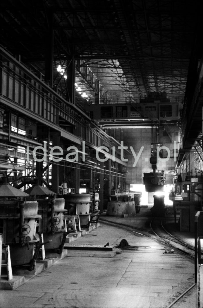 Converting steelworks at the Lenin Combine, Nowa Huta. 1966.

Stalownia konwertorowa w kombinacie im. W. I. Lenina w Nowej Hucie, 1966 r.

Photo by Henryk Makarewicz/idealcity.pl


