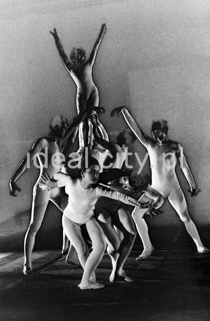 Balet form nowoczesnych, lata 60 XXw. Kraków

fot. Henryk Makarewicz/idealcity.pl
