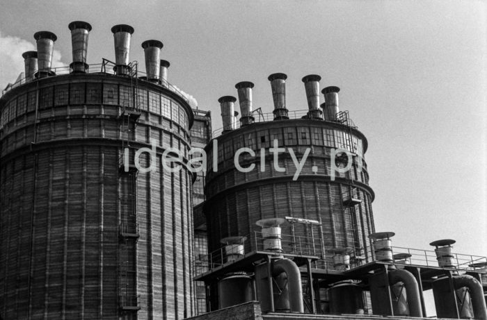 Feliks Dzierżyński Nitrogen Plant in Tarnów-Mościce, containers for chemicals. 1960s. 

Zakłady Azotowe im. Feliksa Dzierżyńskiego w Tarnowie-Mościcach, zbiorniki z chemikaliami, lata 60. XX w.

Photo by Henryk Makarewicz/idealcity.pl

