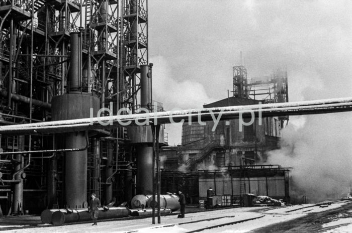 Feliks Dzierżyński Nitrogen Plant in Tarnów-Mościce. 1960s. 

Zakłady Azotowe im. Feliksa Dzierżyńskiego w Tarnowie-Mościcach, lata 60. XX w.

Photo by Henryk Makarewicz/idealcity.pl

