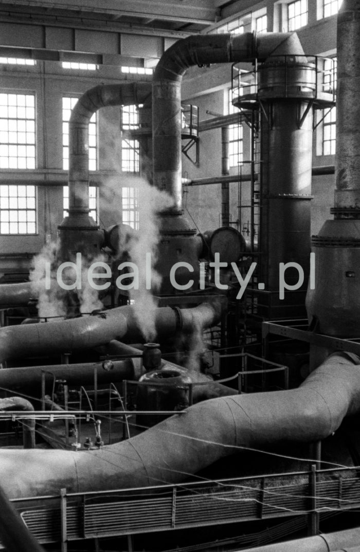 Feliks Dzierżyński Nitrogen Plant in Tarnów-Mościce. 1960s. 

Zakłady Azotowe im. Feliksa Dzierżyńskiego w Tarnowie-Mościcach, lata 60. XX w.

Photo by Henryk Makarewicz/idealcity.pl

