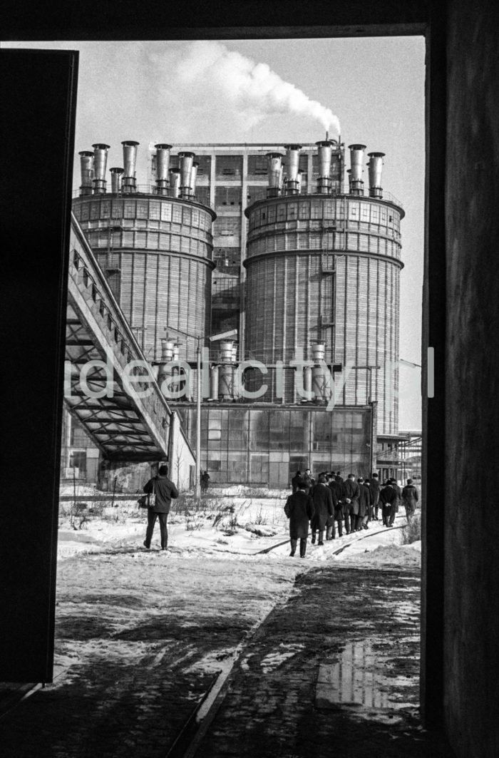 Feliks Dzierżyński Nitrogen Plant in Tarnów-Mościce. 1960s. 

Zakłady Azotowe im. Feliksa Dzierżyńskiego w Tarnowie-Mościcach, lata 60. XX w.

Photo by Henryk Makarewicz/idealcity.pl

