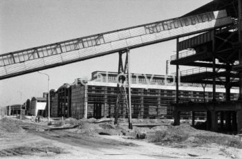 Budowa zakładów przemysłowych w Nowym Sączu. Lata 60. XXw.

fot. Henryk Makarewicz/idealcity.pl



