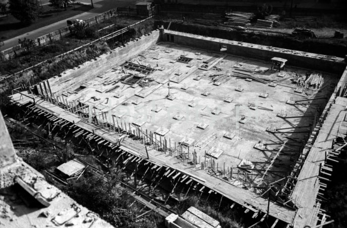 Construction of the Hotel Cracovia and the Kijów Cinema. First half of the 1960s.

Budowa Hotelu Cracovia i kina 