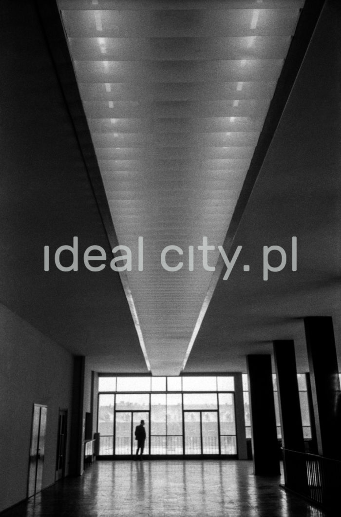 Dom Kultury w Chrzanowie, lata 60. XXw.

fot. Henryk Makarewicz/idealcity.pl

