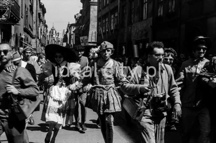 Juwenalia, students’ parade in Floriańska Street, Kraków. 1959.

Juwenalia, pochód studencki na ul. Floriańskiej, 1959 r., Kraków.

Photo by Henryk Makarewicz//idealcity.pl


