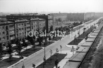 Zabudowa osiedla Górali (C2 Południe), proj. Janusz Ingarden, Zbigniew Sieradzki, Bolesław Skrzybalski). W perspektywie Osiedle Zielone. Lata 50. XXw.

fot. Henryk Makarewicz/idealcity.pl


