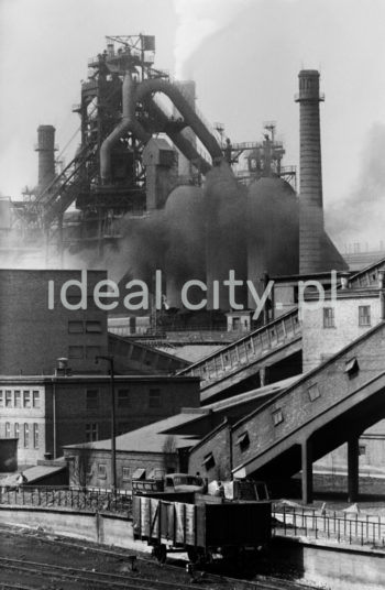 Lenin Metallurgical Combine, Blast Furnace site, 1960s.

Kombinat metalurgiczny im. Lenina, rejon Wielkiego Pieca, lata 60. XX w.

Photo by Henryk Makarewicz/idealcity.pl


