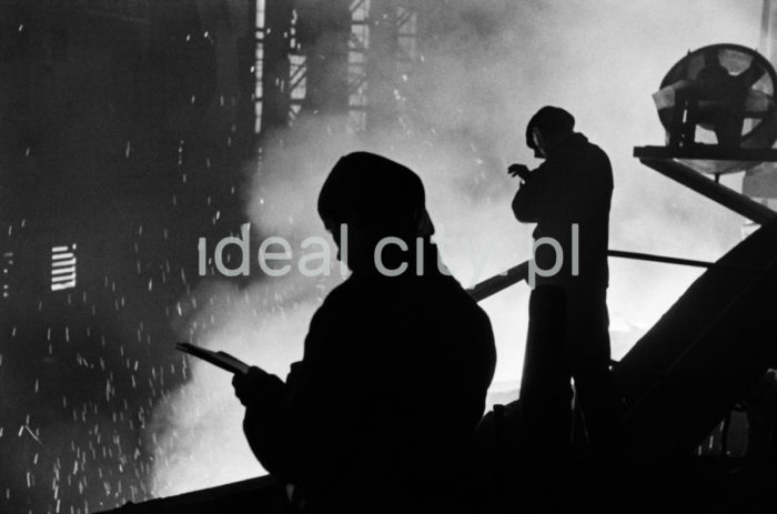 Lenin Metallurgical Combine, Blast Furnace Plant. 1960s.

Kombinat metalurgiczny im. Lenina, prace przy Wielkim Piecu, lata 60. XX w.

Photo by Henryk Makarewicz/idealcity.pl

