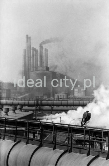 Kombinat metalurgiczny im. Lenina, widok w kierunku Zakładu Koksochemicznego. Lata 60.

fot. Henryk Makarewicz/idealcity.pl



