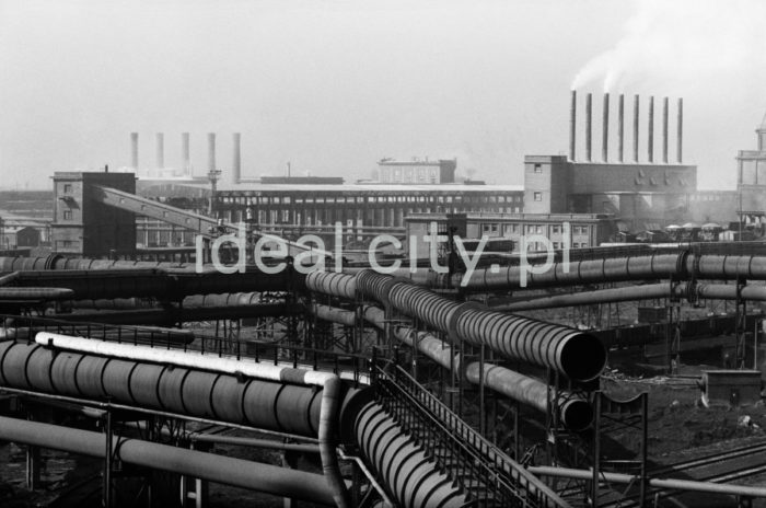 Lenin Metallurgical Combine, view of Coking Works. 1960s.

Kombinat metalurgiczny im. Lenina, widok w kierunku Zakładu Koksochemicznego. Lata 60.

Photo by Henryk Makarewicz/idealcity.pl


