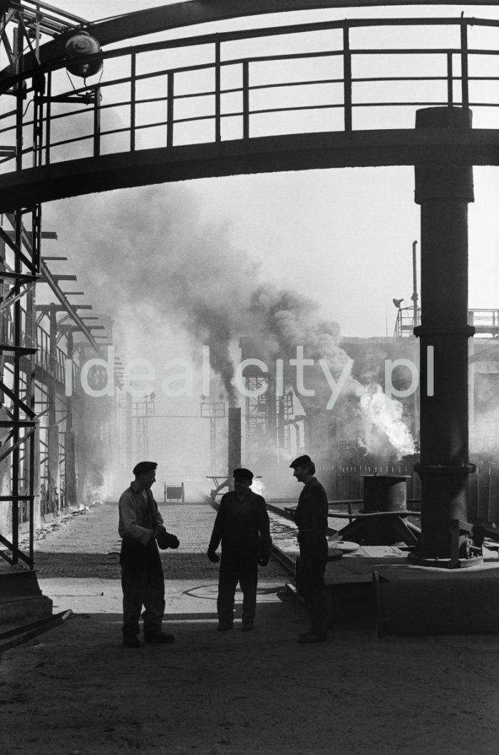 Kombinat metalurgiczny im. Lenina, rejon Zakładu Koksochemicznego, lata 60.


fot. Henryk Makarewicz/idealcity.pl



