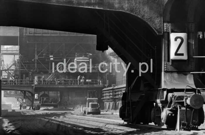 Lenin Metallurgical Combine, Coking Works. 1960s.

Kombinat metalurgiczny im. Lenina, rejon Zakładu Koksochemicznego, lata 60.

Photo by Henryk Makarewicz/idealcity.pl


