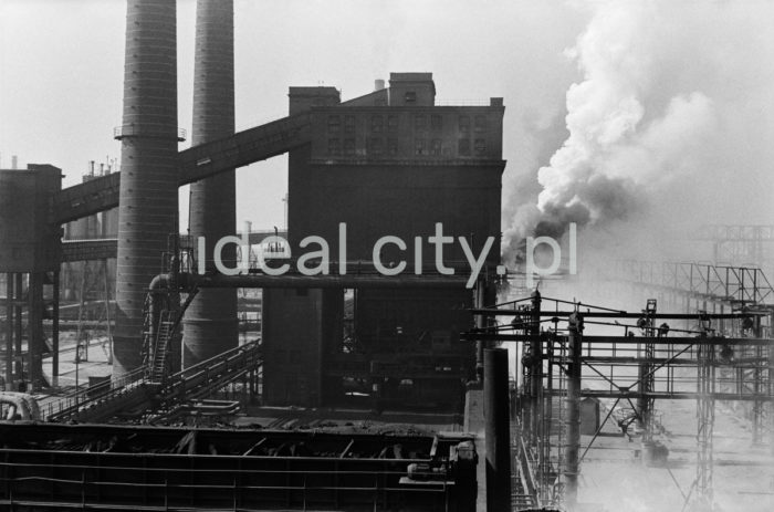 Lenin Metallurgical Combine, Coking Works. 1960s.

Kombinat metalurgiczny im. Lenina, widok na Zakład Koksochemiczny, lata 60.

Photo by Henryk Makarewicz/idealcity.pl



