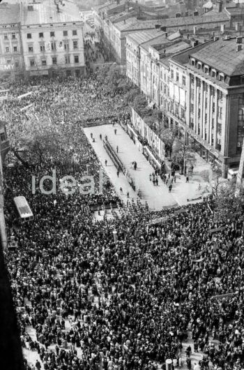 Obchody 1000 lecia Chrztu Polski, Rynek Główny w Krakowie.

fot. Henryk Makarewicz/idealcity.pl

