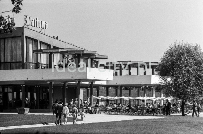 The Parkowa Restaurant in Park Śląski, Chorzów. 1960s.

Restauracja 