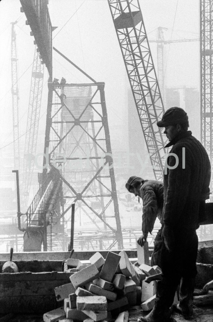 Lenin Metallurgical Combine, maintaining and reconditioning steelworks equipment, 1960s.

Kombinat metalurgiczny im. Lenina, konserwacja i remont urządzeń hutniczych, lata 60.

Photo by Henryk Makarewicz/idealcity.pl



