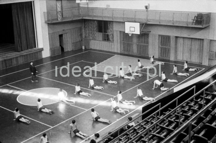 Sports Centre in Kielce. 1963.

Ośrodek Sportowy w Kielcach, 1963 r. 

Photo by Henryk Makarewicz/idealcity.pl



