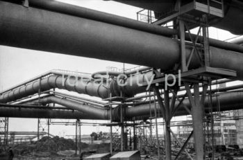 Lenin Metallurgical Combine, steel construction, gas pipelines and installations at the steelworks. 1960s.

Kombinat metalurgiczny im. Lenina, fragmenty konstrukcji stalowych i gazociągów oraz instalacji na terenie huty, lata 60.

Photo by Henryk Makarewicz/idealcity.pl



