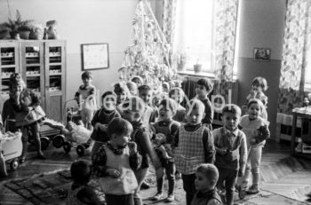 Przedszkole Samorządowe 88 na Osiedlu Wandy. Lata 50. XXw.

fot. Wiktor Pental/idealcity.pl

