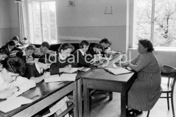 A lesson in one of Nowa Huta’s primary schools.

Zajęcia lekcyjne w jednej ze szkół podstawowych na terenie Nowej Huty.

Photo by Wiktor Pental/idealcity.pl

