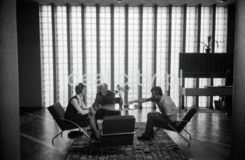 The Tourist House run by the Polish Tourism Association. Designed by Stanisław Spyt and Zbigniew Mikołajewski in 1956-9, it was built in 1959-63. The divisions on its frontage are geometrical, while its shape is modernist and massive. Second half of the 1960s.

Dom Turysty PTTK w Krakowie. Zaprojektowany w latach 1956-1959 przez Stanisława Spyta i Zbigniewa Mikołajewskiego, budowany w latach 1959-1963. Charakteryzuje się geometrycznie podzieloną fasadą oraz modernistyczną, masywną bryłą. II połowa lat 60.

Photo by Henryk Makarewicz/idealcity.pl



