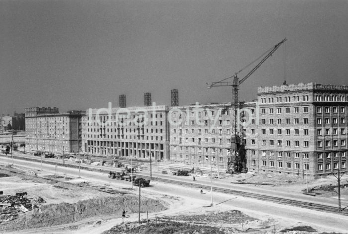 Osiedle Teatralne w budowie, pierwsza połowa lat 50. XXw.


fot. Henryk Makarewicz/idealcity.pl

