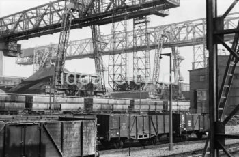 Lenin Metallurgical Combine, coal yard by Blast Furnaces and loading platforms. Early 1960s.

Kombinat metalurgiczny im. Lenina, skład węgla przy Wielkich Piecach wraz z mostami przeładunkowymi, początek lat 60.

Photo by Henryk Makarewicz/idealcity.pl

