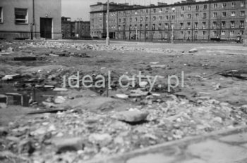 View from the B-33 (Słoneczne) Estate, from Żeromskiego Street, towards the B-2 Południe (Zielone) and C-2 Południe (Górali) Estates. 1950s.

Widok z osiedla B-33 (Słoneczne) od strony u. Żeromskiego w kierunku osiedla B-2 Południe (Zielone) oraz osiedla C-2 Południe (Górali), l. 50. XX w.

Photo by Henryk Makarewicz/idealcity.pl
